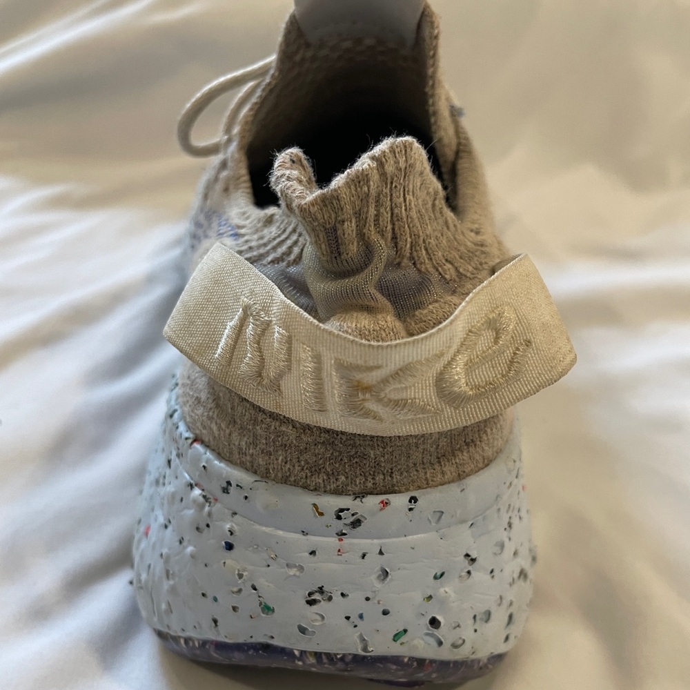 Nike Space Hippie 04 Beige - Picture 9 of 11